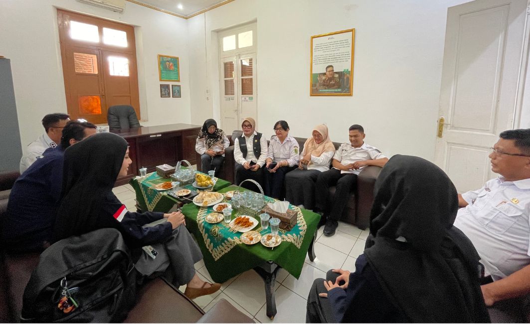 Diskusi Koordinasi Penjajakan Program Intervensi Gizi dan Stunting Dialog koordinasi tim yayasan bersama aparatur desa dan tenaga kesehatan dalam rangka penjajakan program stunting di Cicalengka