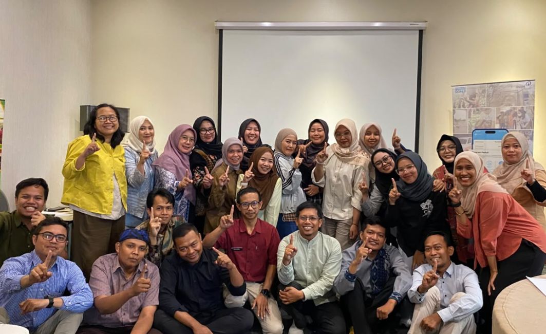 Foto bersama peserta guru dan fasilitator Bootcamp GEMA Digital Inspirasi di Bandung