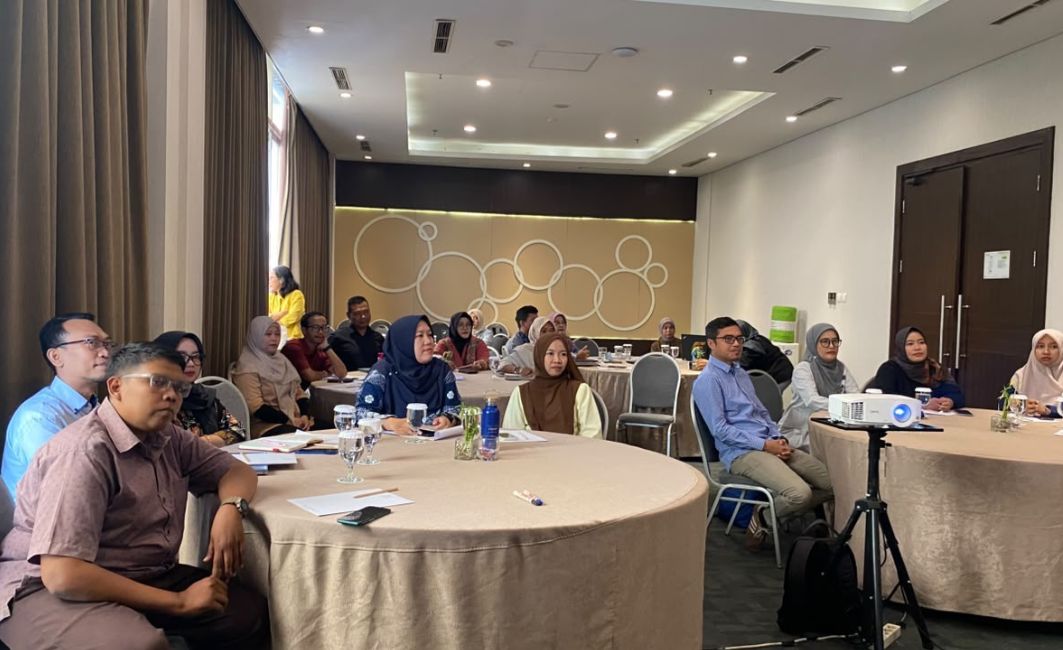 Suasana Sesi Pelatihan Intensif Guru pada Bootcamp GEMA Digital Inspirasi Guru peserta mengikuti sesi pelatihan intensif teknologi pembelajaran digital di ruang pertemuan hotel